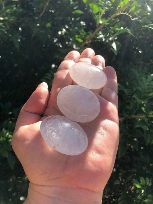 High Quality Clear Quartz Palm Stone