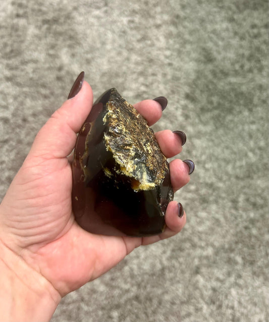 Natural Amber Crystal – Protection, Calm & Solar Plexus Chakra